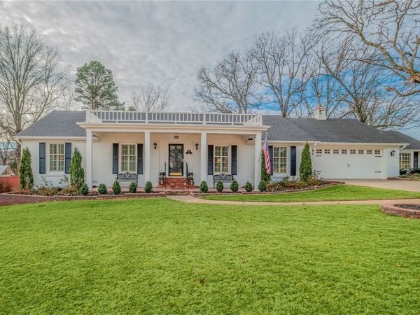 2083 N Austin Drive , Fayetteville, AR 72703