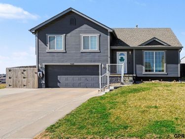 7520 S 180th Avenue , Omaha, NE 68136