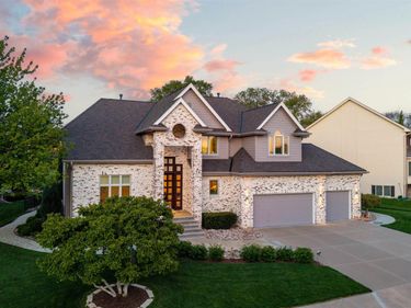 5911 S 119 Plaza, Omaha, NE 68137