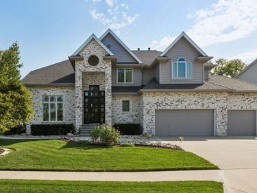 5911 S 119 Plaza, Omaha, NE 68137