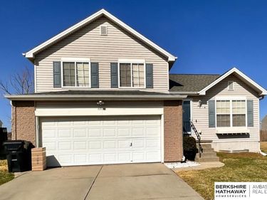 15724 Rosewood Street, Omaha, NE 68136