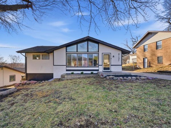 4137 Knob Hill Drive, Des Moines, IA 50317