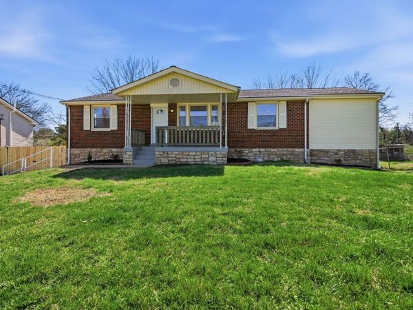 5015 Bonnahill Dr, Hermitage, TN 37076