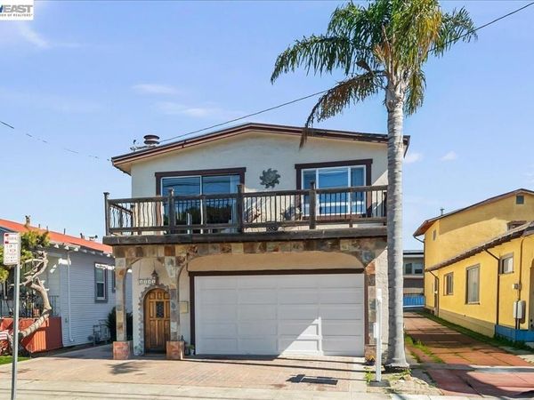 2751 Wallace St, Berkeley, CA 94702