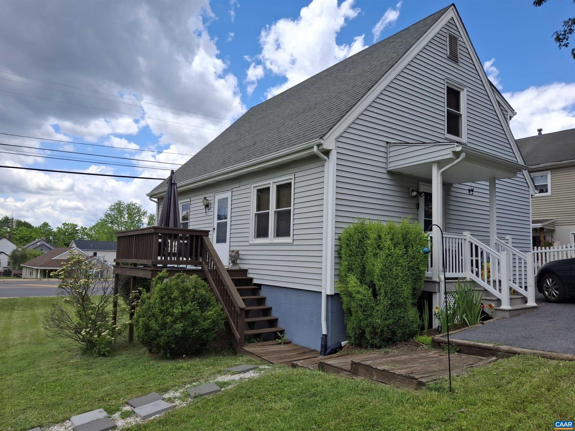 642 Delphine Ave N, Waynesboro, VA 22980 Main Photo