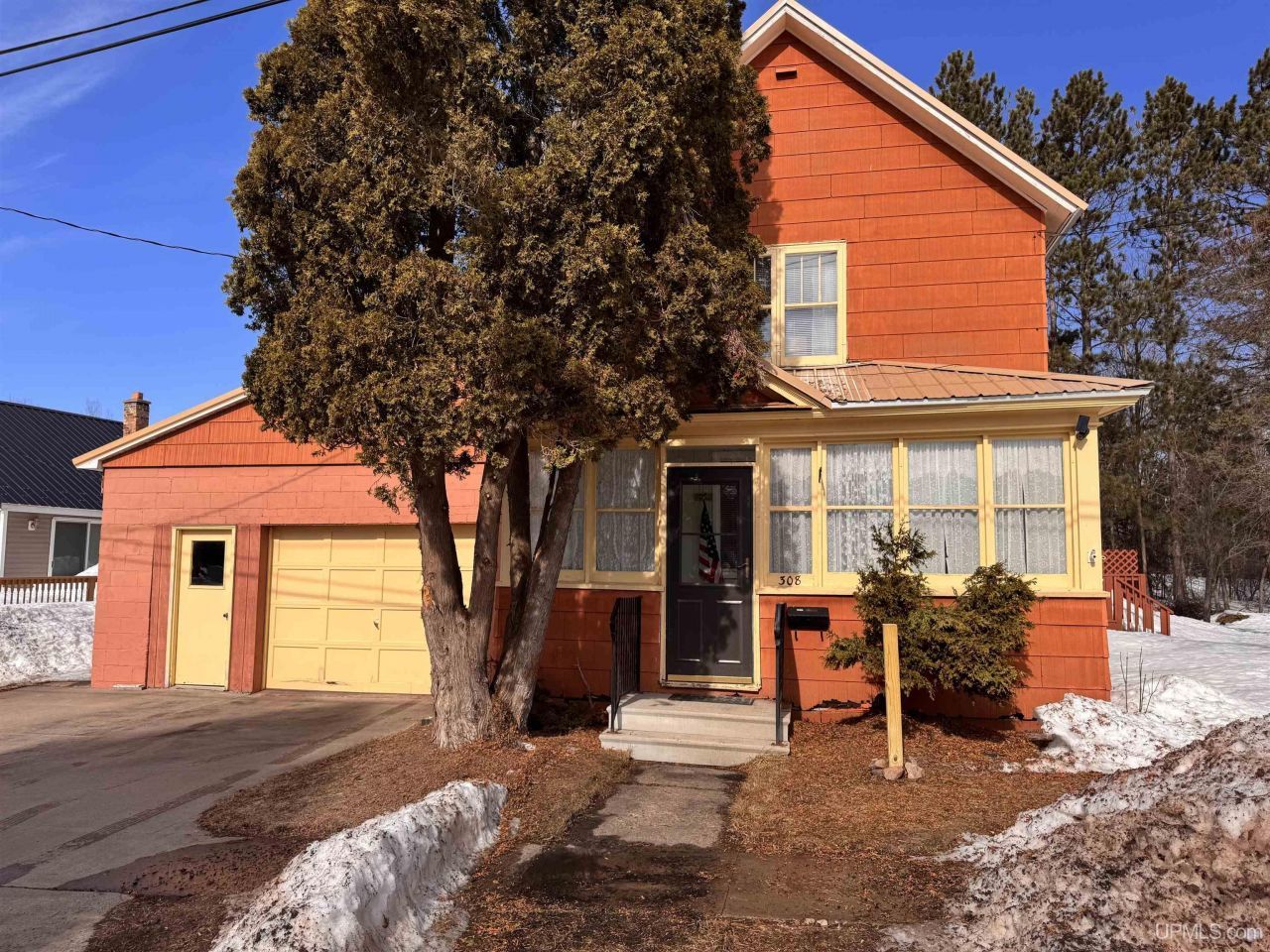 308 W Ayer Street, Ironwood, MI 49938 Main Photo