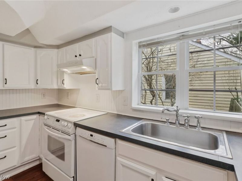 26626 Osborn Road, Bay Village, OH 44140 Photo 10