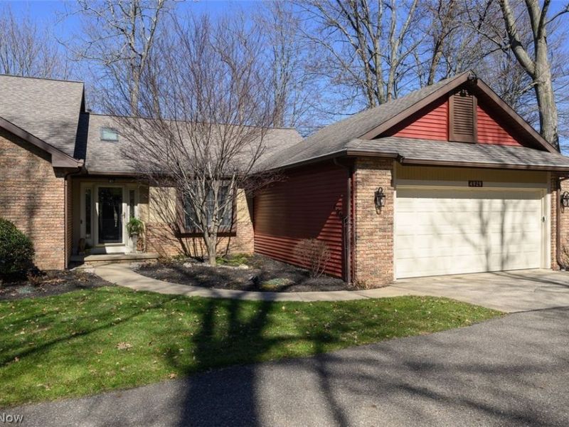 4929 Searls Drive NW, North Canton, OH 44720 Photo 1