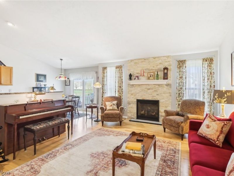 5441 Fountain Circle , North Ridgeville, OH 44039 Photo 4