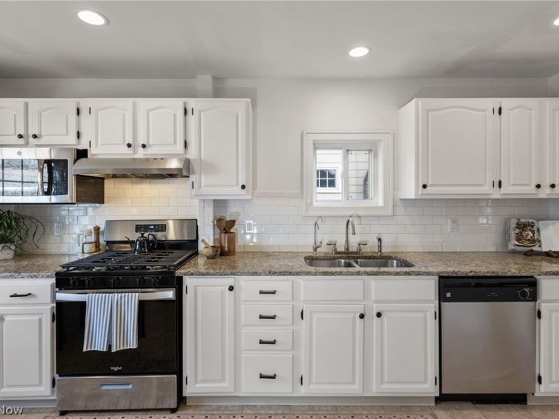 2217 Kerrwood Road , Cleveland Heights, OH 44118 Photo 13