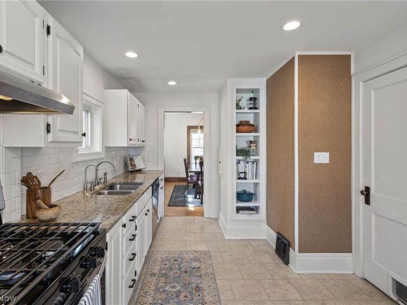 2217 Kerrwood Road , Cleveland Heights, OH 44118 Photo 14