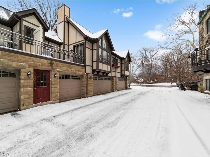 2425 Derbyshire Court , Unit B4-C, Cleveland Heights, OH 44106 Photo 2