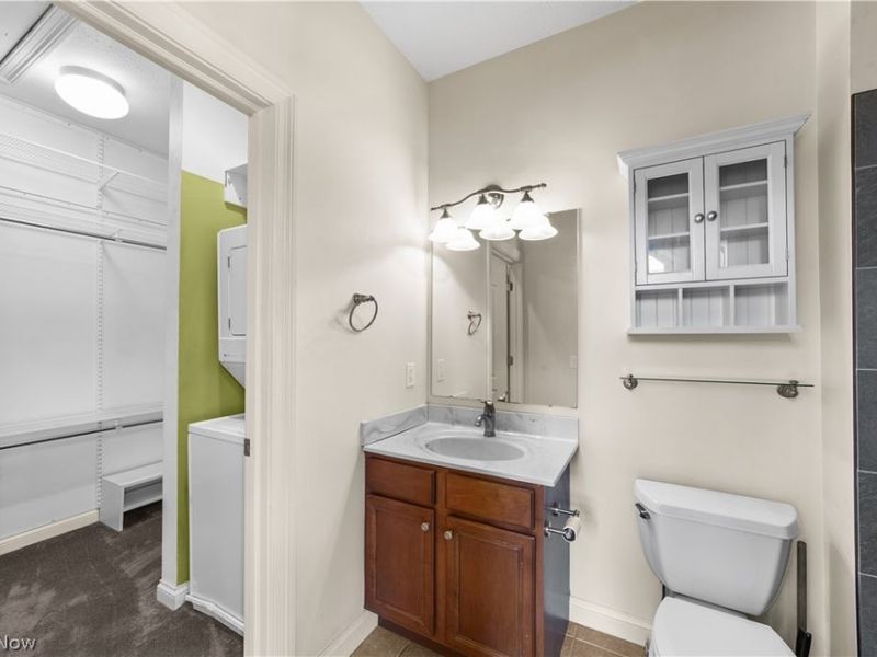 2425 Derbyshire Court , Unit B4-C, Cleveland Heights, OH 44106 Photo 22