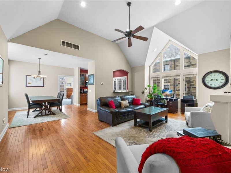 2425 Derbyshire Court , Unit B4-C, Cleveland Heights, OH 44106 Photo 4