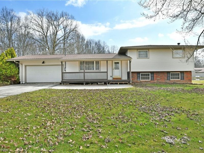 6883 Palmyra Road SW, Warren, OH 44481 Photo 1