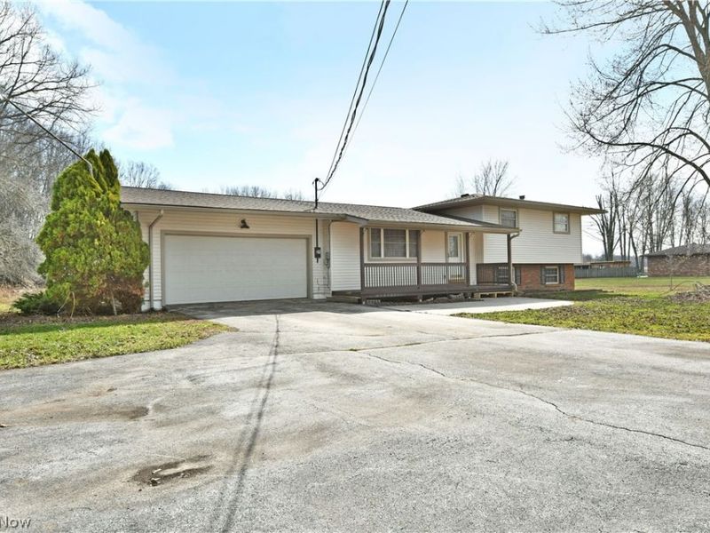 6883 Palmyra Road SW, Warren, OH 44481 Photo 2