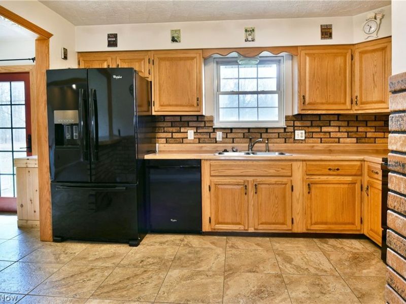 6883 Palmyra Road SW, Warren, OH 44481 Photo 4