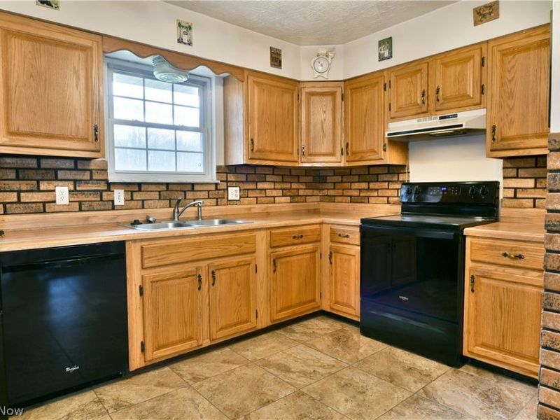 6883 Palmyra Road SW, Warren, OH 44481 Photo 5