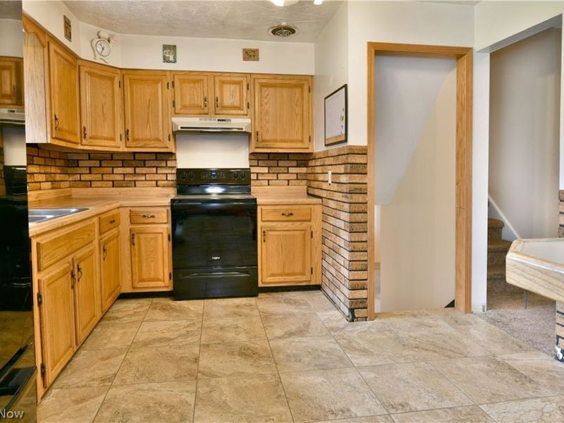 6883 Palmyra Road SW, Warren, OH 44481 Photo 7