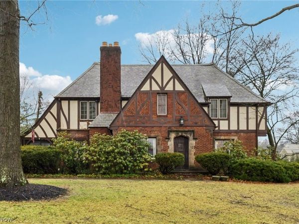 760 Ridgecrest Road , Akron, OH 44303