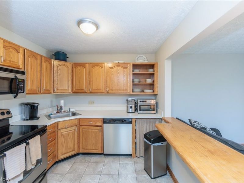 9415 Preakness Drive , Unit D, Northfield, OH 44067 Photo 10