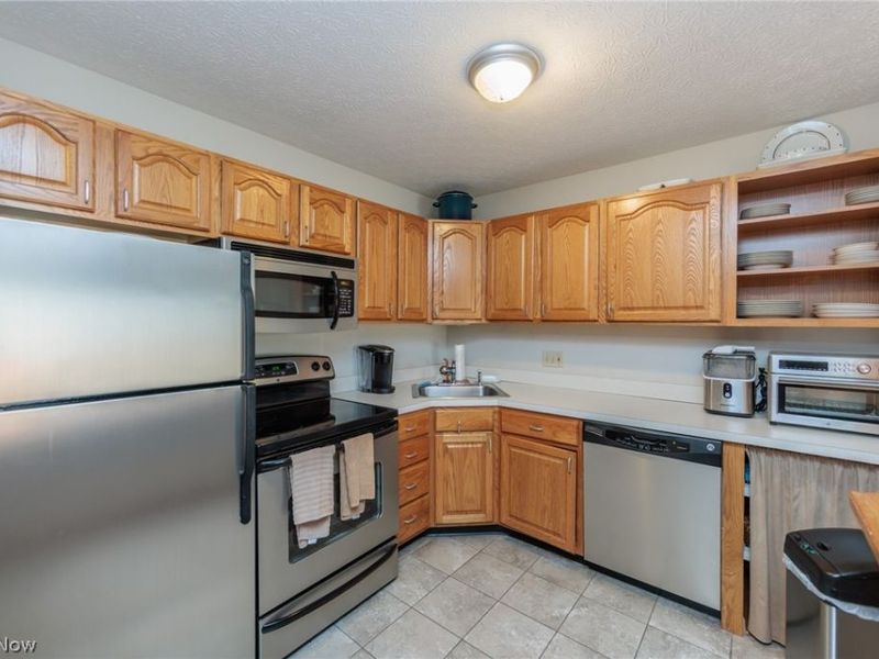 9415 Preakness Drive , Unit D, Northfield, OH 44067 Photo 16