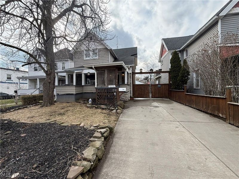4312 Warner Road , Cleveland, OH 44105 Photo 2