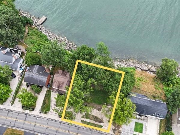 31600 Lake Road , Bay Village, OH 44140