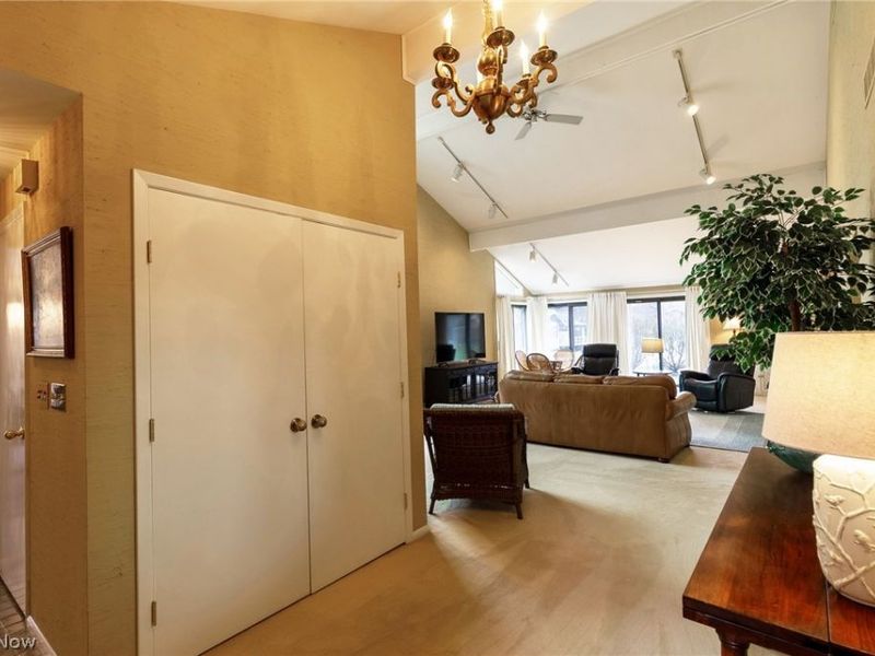 520-18 Willow Circle , Aurora, OH 44202 Photo 3