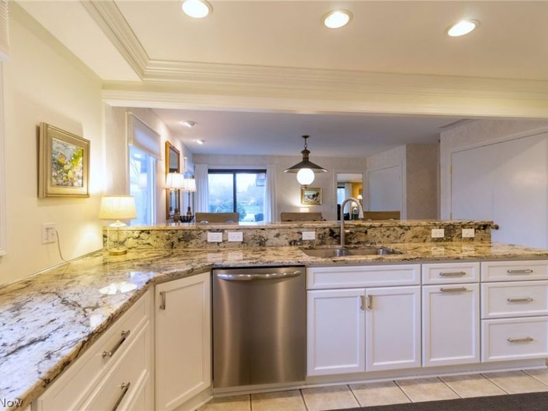 520-18 Willow Circle , Aurora, OH 44202 Photo 5