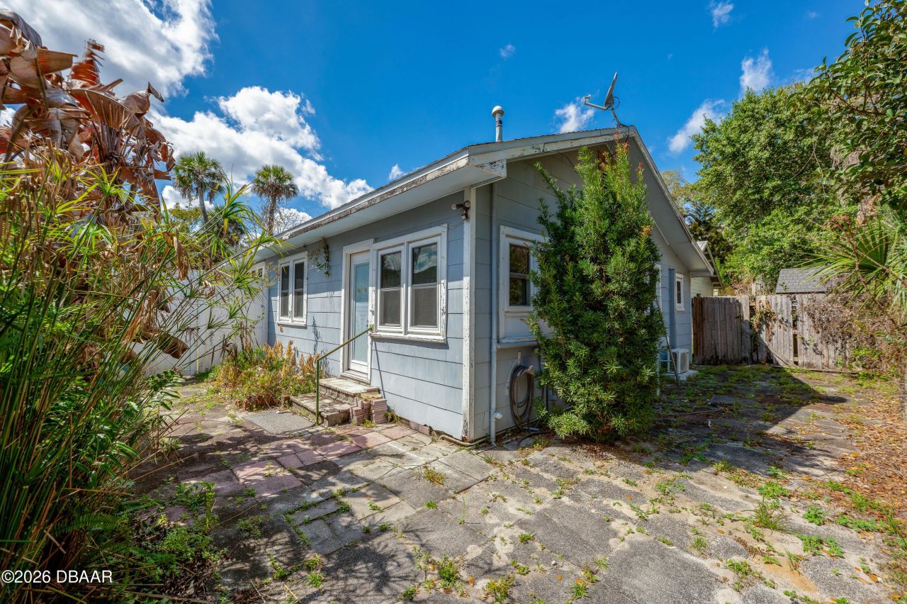 715 Neal Street, New Smyrna Beach, FL 32168 Photo