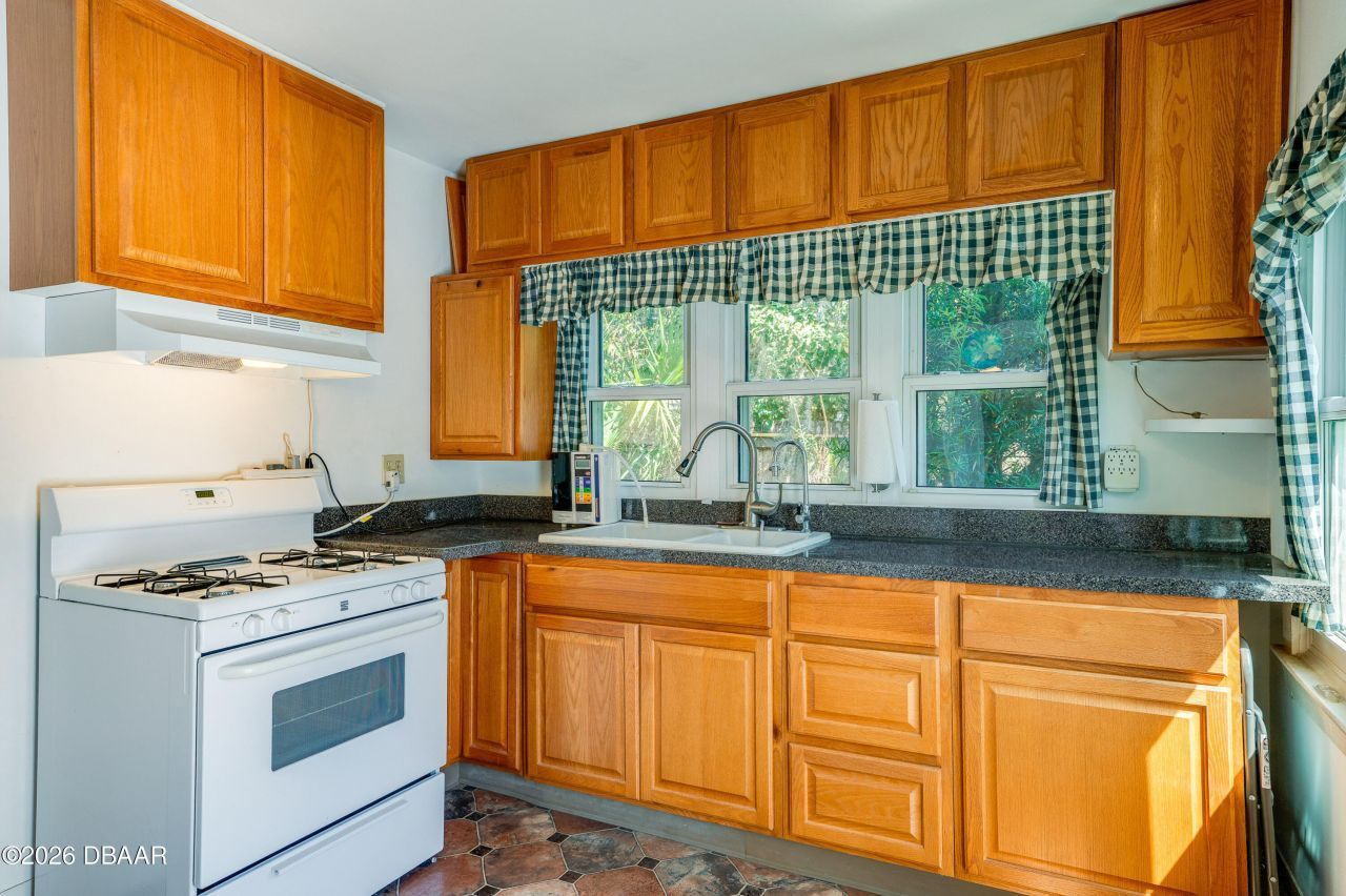 715 Neal Street, New Smyrna Beach, FL 32168 Photo