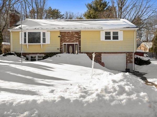 74 Locust Ave, Southbridge, MA 01550