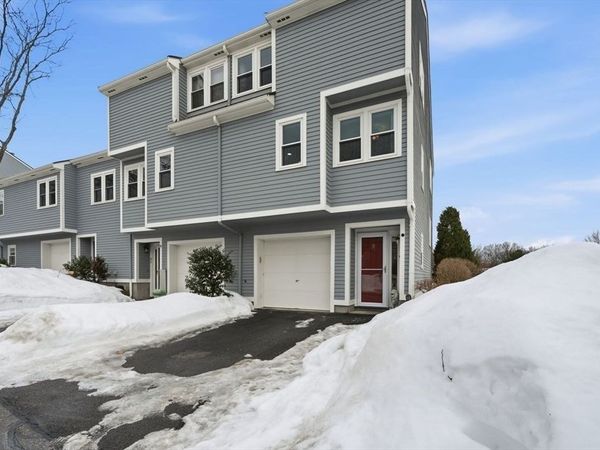 8 Russell Dr, Unit 7D, Salem, MA 01970