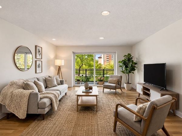 15 Francis St, Unit 16, Brookline, MA 02446