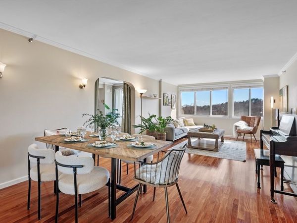 1731 Beacon St, Unit 721, Brookline, MA 02445