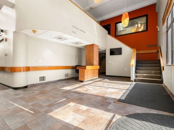 115 Dummer St, Brookline, MA 02446