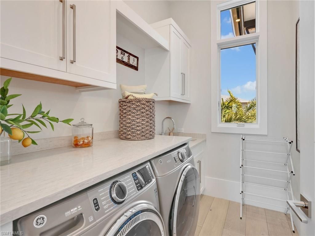 271 3rd St W, Bonita Springs, FL 34134 Photo