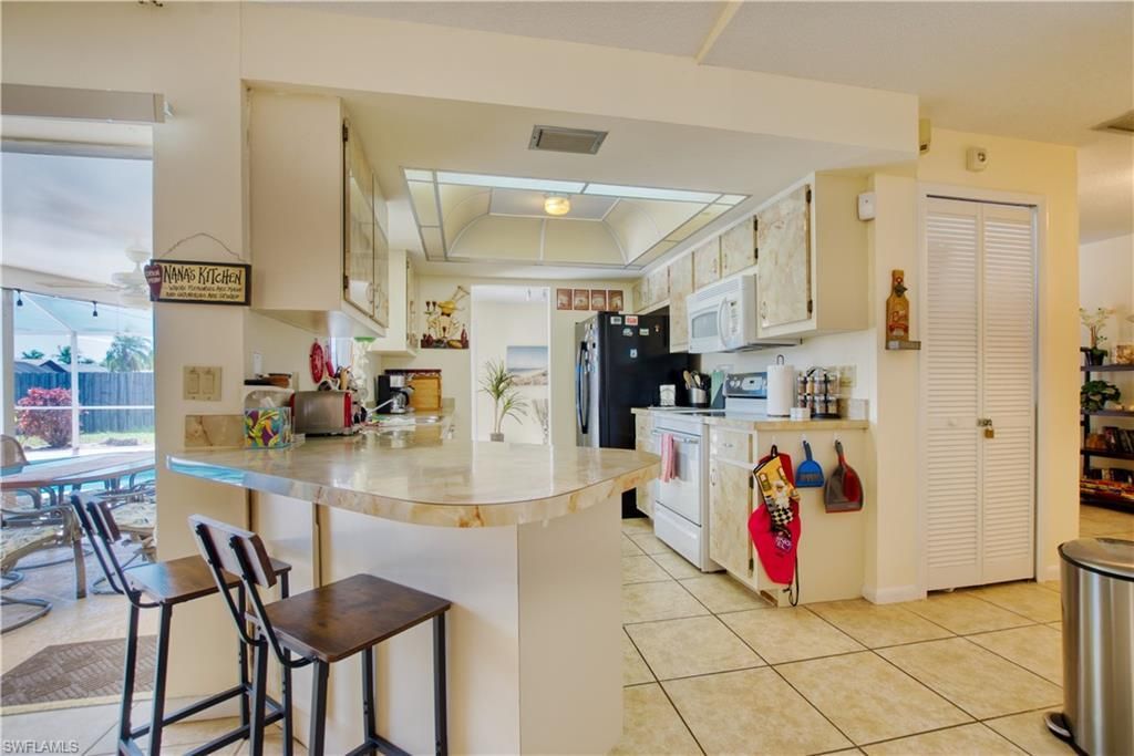 318 SE 33rd Ter , Cape Coral, FL 33904 Photo