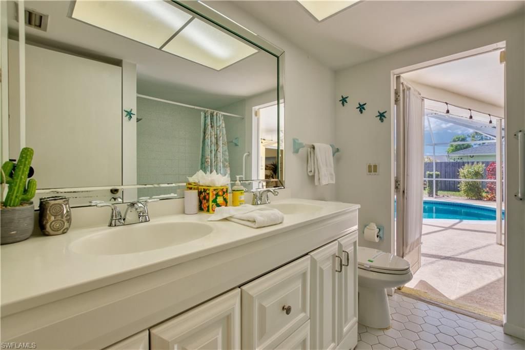 318 SE 33rd Ter , Cape Coral, FL 33904 Photo