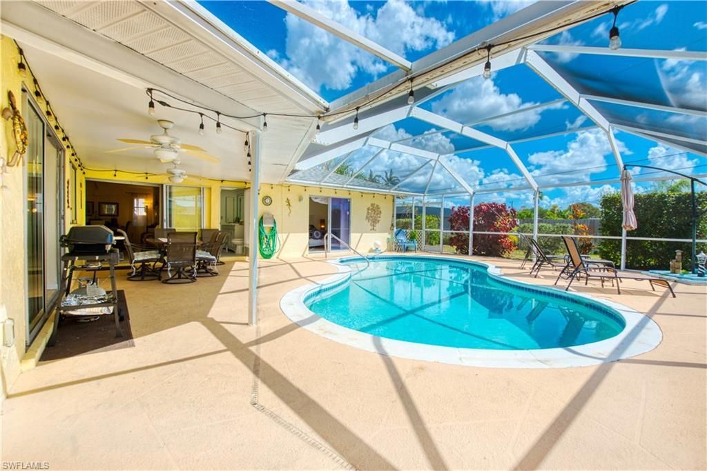 318 SE 33rd Ter , Cape Coral, FL 33904 Photo