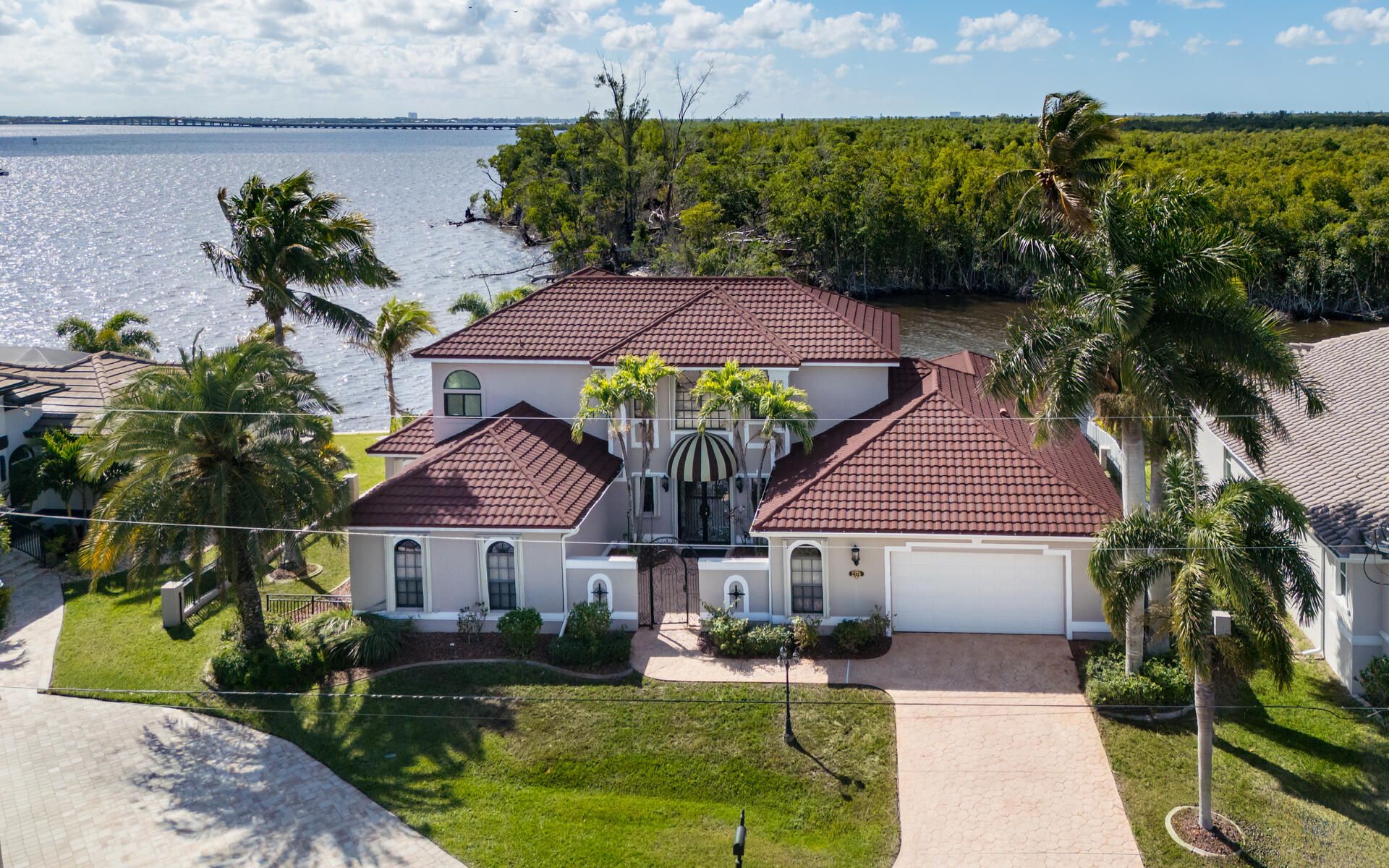2374 Coral Point Dr, Cape Coral, FL 33990 Photo