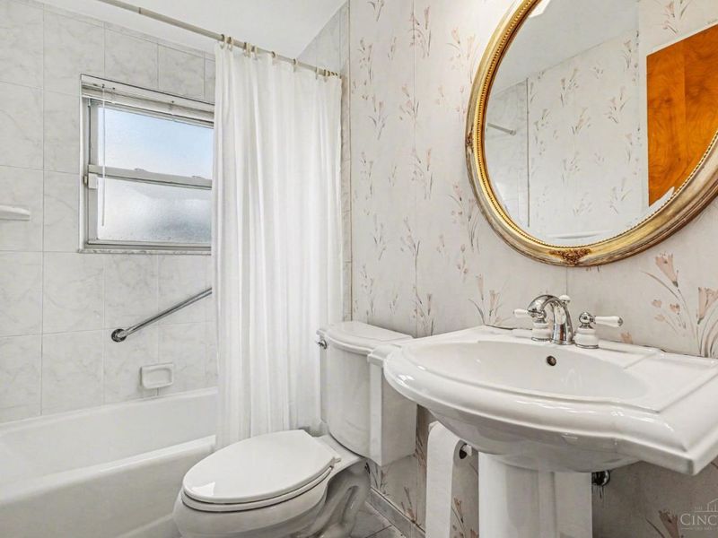 9125 Round Top Road, Colerain Township, OH 45251 Photo 11