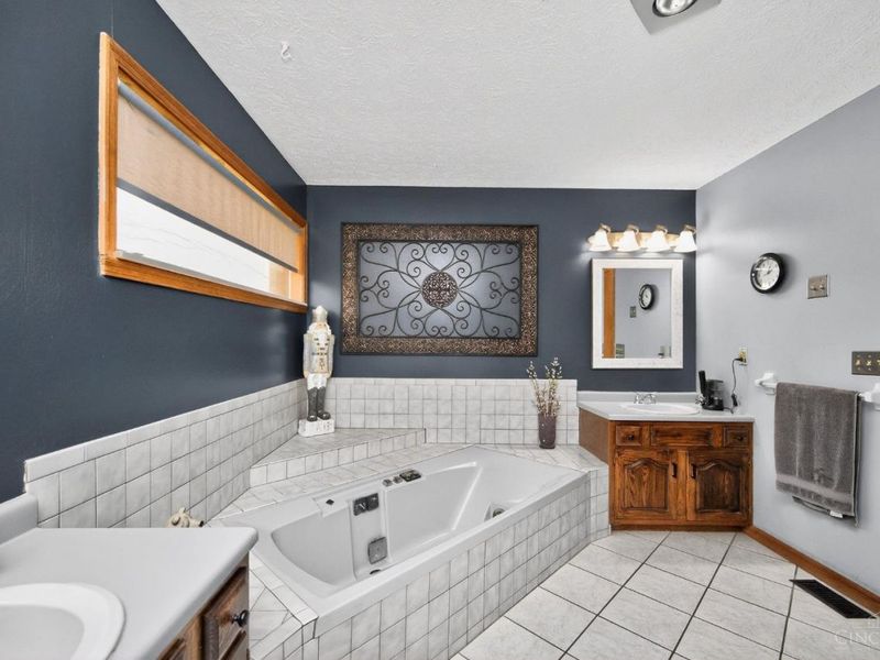 7293 Timbernoll Drive, West Chester, OH 45069 Photo 38