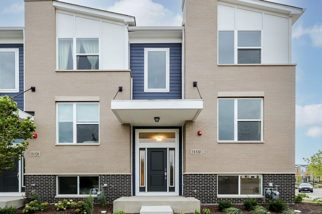 3s530 Cambridge Court, Warrenville, IL 60555 Main Photo