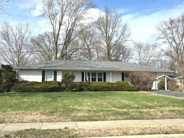 1022 W Boone Street, Salem, IL 62881