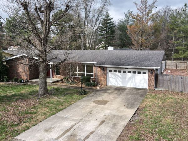 207 N Illinois Avenue , West Frankfort, IL 62896