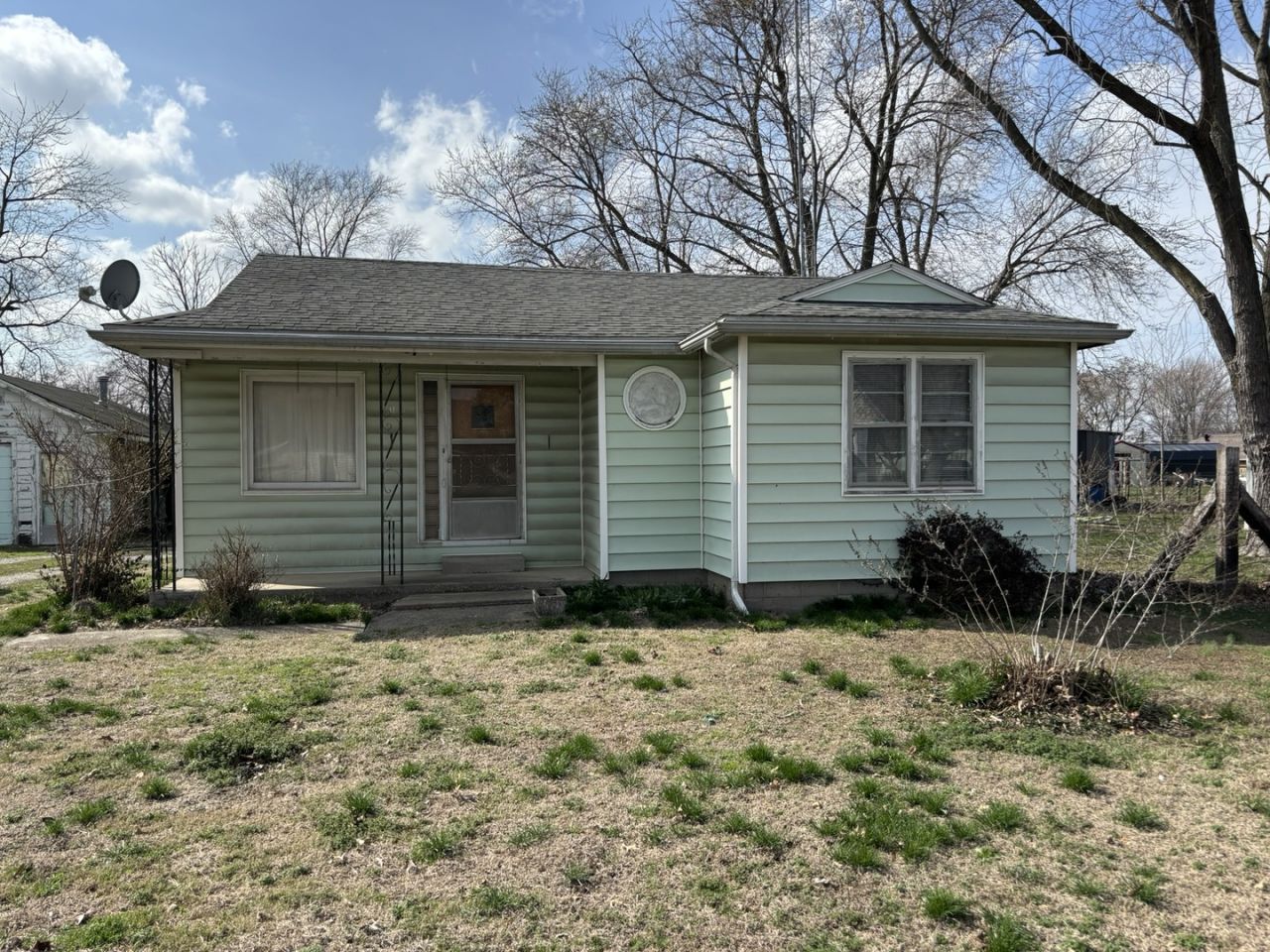 107 Dewolf Street, Odin, IL 62870 Main Photo