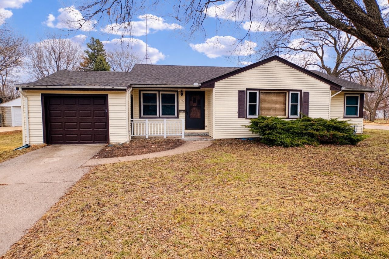 5003 Arlington Street, Loves Park, IL 61111 Main Photo