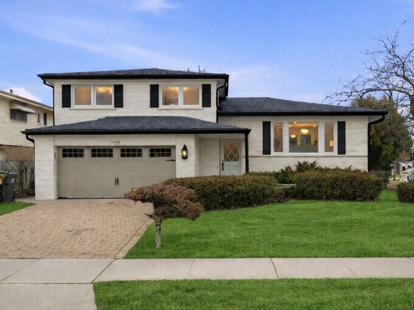 9248 N Maryland Street, Niles, IL 60714